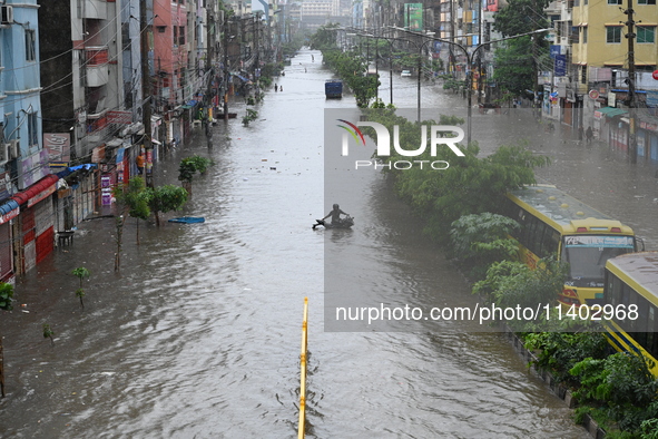 The drum of incessant rainfall woke the people of Dhaka city on Friday as a heavy monsoon shower poured down on the capital.

The rain, wh...