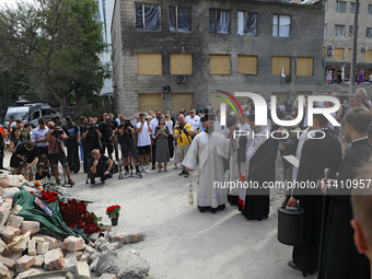 Metropolitan Epiphanius, Primate of the Orthodox Church of Ukraine, is attending the requiem for the victims of the Russian missile attack o...