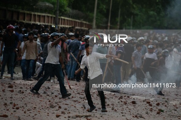 Around 250 people are being injured in a clash between Bangladesh Chhatra League activists and quota reform protesters at Dhaka University c...