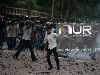 Around 250 people are being injured in a clash between Bangladesh Chhatra League activists and quota reform protesters at Dhaka University c...