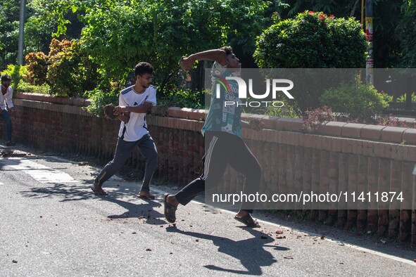 Around 250 people are being injured in a clash between Bangladesh Chhatra League activists and quota reform protesters at Dhaka University c...