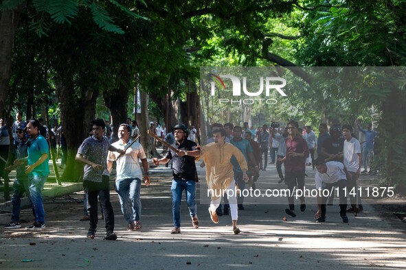  	Around 250 People Have Been Injured In A Clash Between Bangladesh Chhatra League Activists And Quota Reform Protesters At Dhaka University...