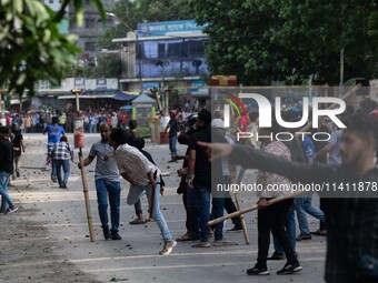  	Around 250 People Have Been Injured In A Clash Between Bangladesh Chhatra League Activists And Quota Reform Protesters At Dhaka University...