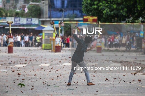  	Around 250 People Have Been Injured In A Clash Between Bangladesh Chhatra League Activists And Quota Reform Protesters At Dhaka University...