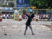  	Around 250 People Have Been Injured In A Clash Between Bangladesh Chhatra League Activists And Quota Reform Protesters At Dhaka University...