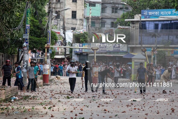  	Around 250 People Have Been Injured In A Clash Between Bangladesh Chhatra League Activists And Quota Reform Protesters At Dhaka University...