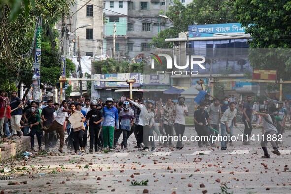  	Around 250 People Have Been Injured In A Clash Between Bangladesh Chhatra League Activists And Quota Reform Protesters At Dhaka University...