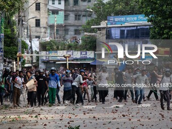  	Around 250 People Have Been Injured In A Clash Between Bangladesh Chhatra League Activists And Quota Reform Protesters At Dhaka University...