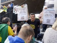 Movements against the PT are holding a protest today on Avenida Paulista, in the central region of Sao Paulo. During the event, a doll of fo...