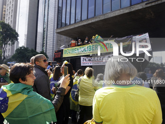 Movements against the PT are holding a protest today on Avenida Paulista, in the central region of Sao Paulo. During the event, a doll of fo...