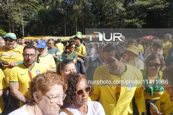 Movements against the PT are holding a protest today on Avenida Paulista, in the central region of Sao Paulo. During the event, a doll of fo...