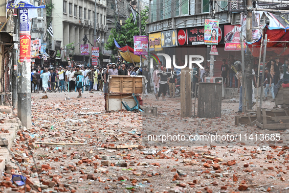 Anti-quota Protesters And Students Backing The Ruling Awami League Party Clash In Dhaka, Bangladesh, On July 16, 2024. At Least Six Demonstr...