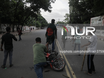 Anti-quota protestors are blocking the road in Dhaka, Bangladesh, on July 16, 2024. (