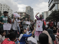 Anti-quota protestors are blocking the road following the death of fellow protesters during a clash with the pro-government student wing in...