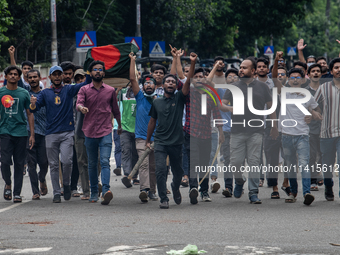 Anti-quota protesters are marching with a dummy coffin at the University of Dhaka, remembering those who are dying yesterday during the clas...