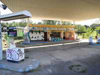 In the last ten years, more than 100 gas stations are being abandoned in Catalonia. The province of Barcelona is where the most are closing,...