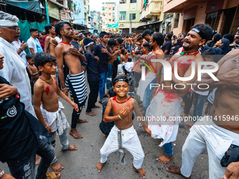 Thousands are gathering on the city's streets as Shia Muslims are observing Yavme Ashura. They are participating in a tazia procession to mo...