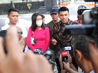 Representatives of the Medan Legal Aid Institute (LBH) together with the Journalist Safety Committee (KKJ) are providing press briefings whi...