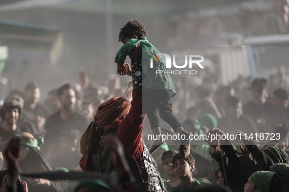  Muslims In Karbala, Iraq, On July 17, 2024 The Anniversary Of The Martyrdom Of Imam Hussein.Shiites In The World See This Today Is The Trag...