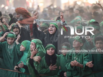  Muslims In Karbala, Iraq, On July 17, 2024 The Anniversary Of The Martyrdom Of Imam Hussein.Shiites In The World See This Today Is The Trag...