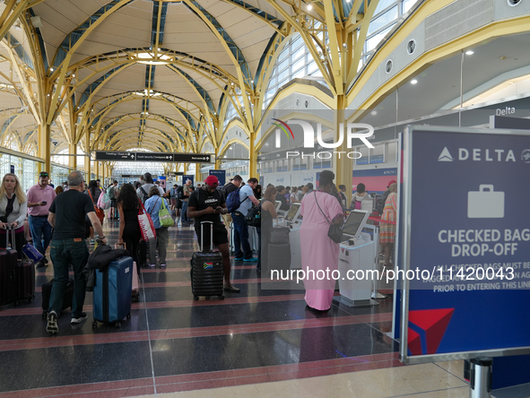 Flight delays are hitting Washington DC Reagan National Airport and many other airports following a software update glitch from Microsoft an...