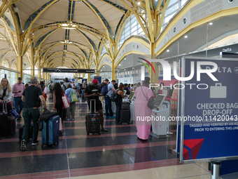 Flight delays are hitting Washington DC Reagan National Airport and many other airports following a software update glitch from Microsoft an...