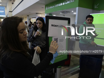 People are experiencing complications with their flights inside the International Airport of Mexico City, Mexico, due to a Microsoft compute...