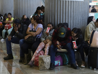 Passengers are experiencing complications with their flights inside the Mexico City International Airport due to Microsoft's computer crash,...