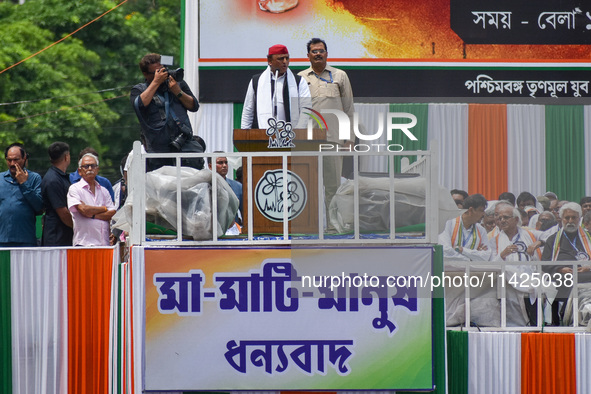 National President of the Samajwadi Party, Sri Akhilesh Yadav, is addressing the crowd during the annual Martyrs' Day rally held by the TMC...