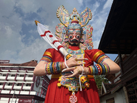 Giant idols of the Pandavas are being erected along the eastern entrance of the historic Sree Padmanabhaswamy Temple during the Panguni Utsa...