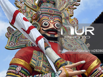 Giant idols of the Pandavas are being erected along the eastern entrance of the historic Sree Padmanabhaswamy Temple during the Panguni Utsa...