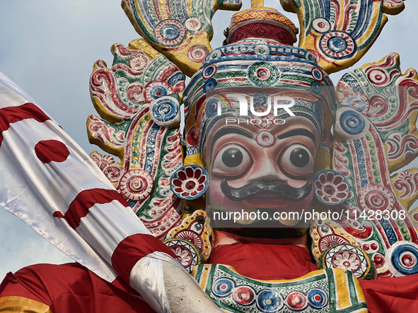 Giant idols of the Pandavas are being erected along the eastern entrance of the historic Sree Padmanabhaswamy Temple during the Panguni Utsa...