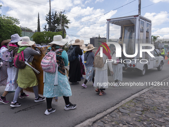 Pilgrim women from the Sierra Gorda of Queretaro are arriving at the Municipality of San Juan del Rio to continue their journey heading to t...