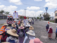 Pilgrim women from the Sierra Gorda of Queretaro are arriving at the Municipality of San Juan del Rio to continue their journey heading to t...