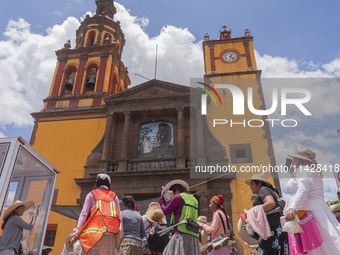 Pilgrim women from the Sierra Gorda of Queretaro are arriving at the Municipality of San Juan del Rio to continue their journey heading to t...