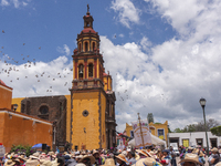 Pilgrim women from the Sierra Gorda of Queretaro are arriving at the Municipality of San Juan del Rio to continue their journey heading to t...