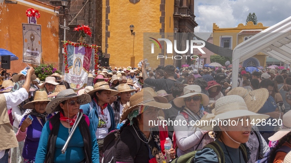 Pilgrim women from the Sierra Gorda of Queretaro are arriving at the Municipality of San Juan del Rio to continue their journey heading to t...