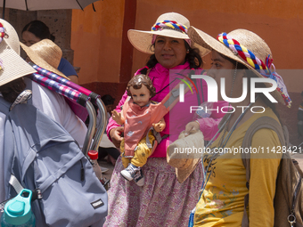 Pilgrim women from the Sierra Gorda of Queretaro are arriving at the Municipality of San Juan del Rio to continue their journey heading to t...