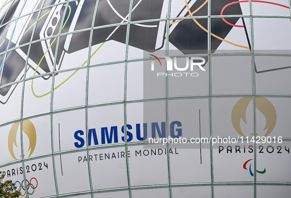 PARIS, FRANCE - JULY 22:   
A giant Samsung advertisement with Paris 2024 Olympic and Paralympic Games logos, on July 22, 2024, in Paris Fra...