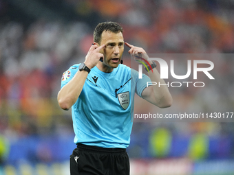 Referee Felix Zwayer during the UEFA EURO 2024 semi-final match between Netherlands and England at Football Stadium Dortmund on July 10, 202...