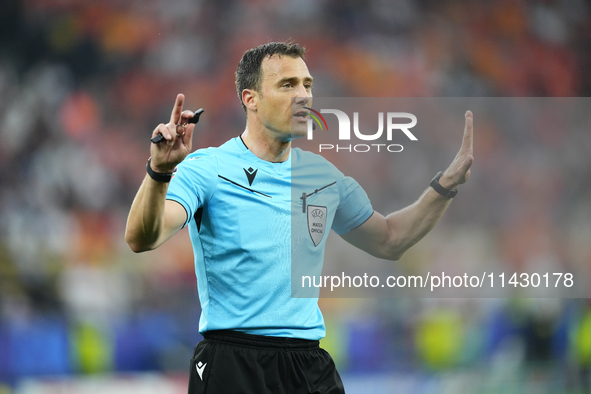 Referee Felix Zwayer during the UEFA EURO 2024 semi-final match between Netherlands and England at Football Stadium Dortmund on July 10, 202...