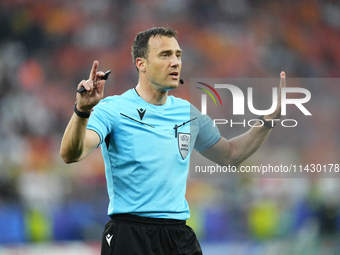 Referee Felix Zwayer during the UEFA EURO 2024 semi-final match between Netherlands and England at Football Stadium Dortmund on July 10, 202...