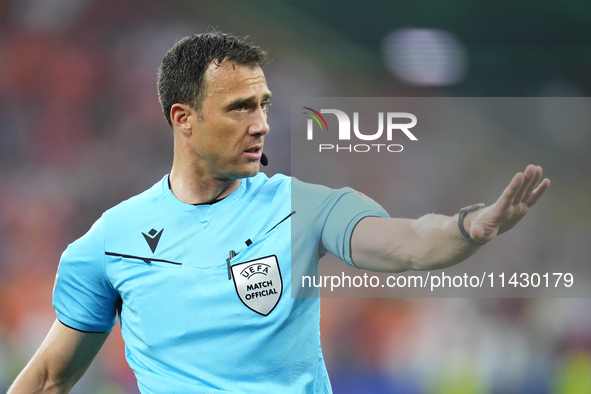 Referee Felix Zwayer during the UEFA EURO 2024 semi-final match between Netherlands and England at Football Stadium Dortmund on July 10, 202...