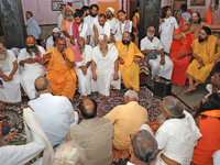 The Hindu community saints and mahants are taking part in a meeting led by Raghavacharya Maharaj of Rewasa Dham as they are welcoming the de...