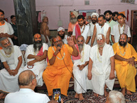 The Hindu community saints and mahants are taking part in a meeting led by Raghavacharya Maharaj of Rewasa Dham as they are welcoming the de...