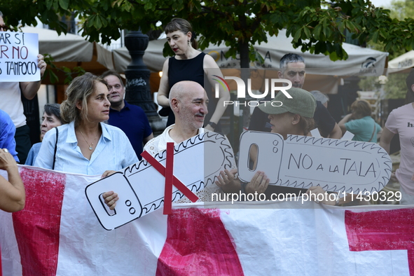 Madrid residents are demonstrating against the City Council's decision to cut down the trees in Plaza de Santa Ana to expand an underground...