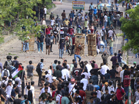 Students are advocating for reform of a controversial quota system for government job applicants, participating in clashes in Dhaka, Banglad...