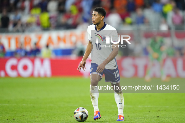 Declan Rice defensive midfield of England and Arsenal FC during the UEFA EURO 2024 semi-final match between Netherlands and England at Footb...