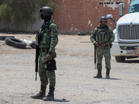 Members of the National Guard and the Army are arresting a man allegedly involved in gasoline trafficking in Ciudad Juarez, Chihuahua. A day...