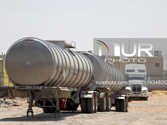 Members of the National Guard and the Army are arresting a man allegedly involved in gasoline trafficking in Ciudad Juarez, Chihuahua. A day...